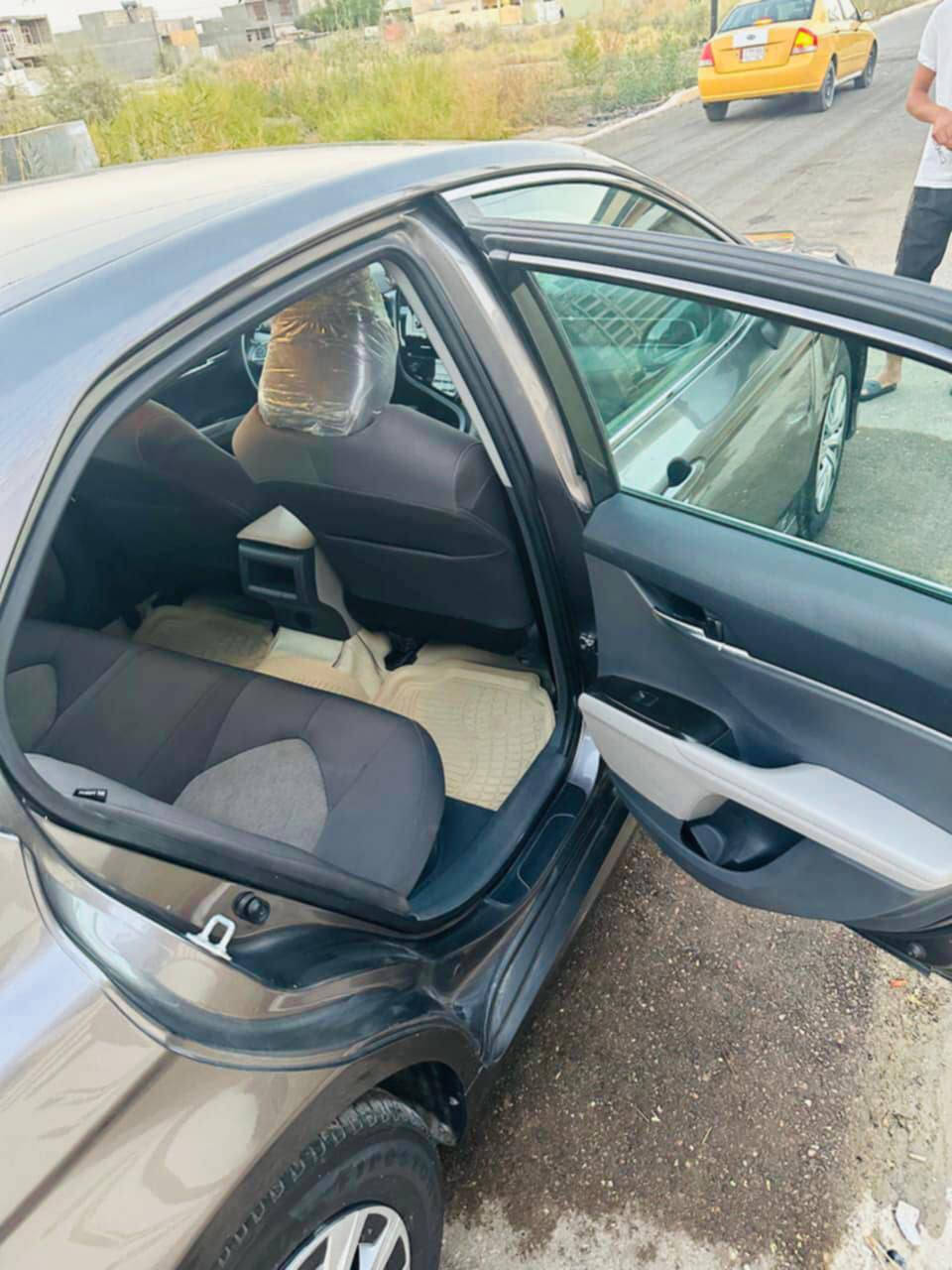 كامري هايبرد LE 2022 رقم بغداد ,/رادار/ بصمه بيبان السيارة/ بصمه /محرك 2.5/  ثلاثه انضمة/ قياده سايد بريك بصمه /اوتو هولد/زنون بلادي /ضرر بنيد وجامرلغ / والبابين نص صبغ 
السعر170 بيها مجال 
الرقم ***********
