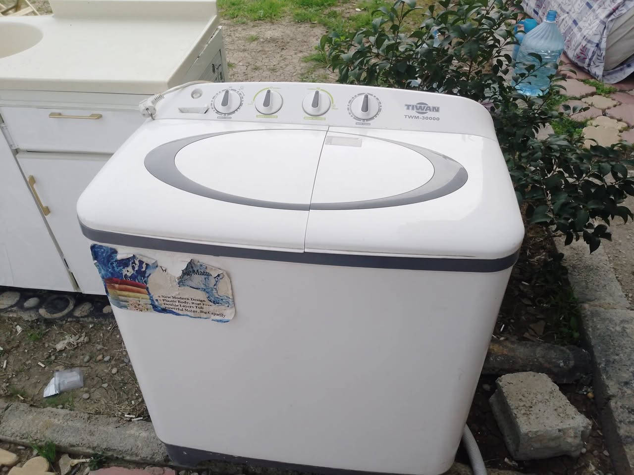 معرض(( هيثم العاني)) سليمانيه كاني كرده شارع السيادين مجاور مدرسة رفيق حلمي ***********/***********
