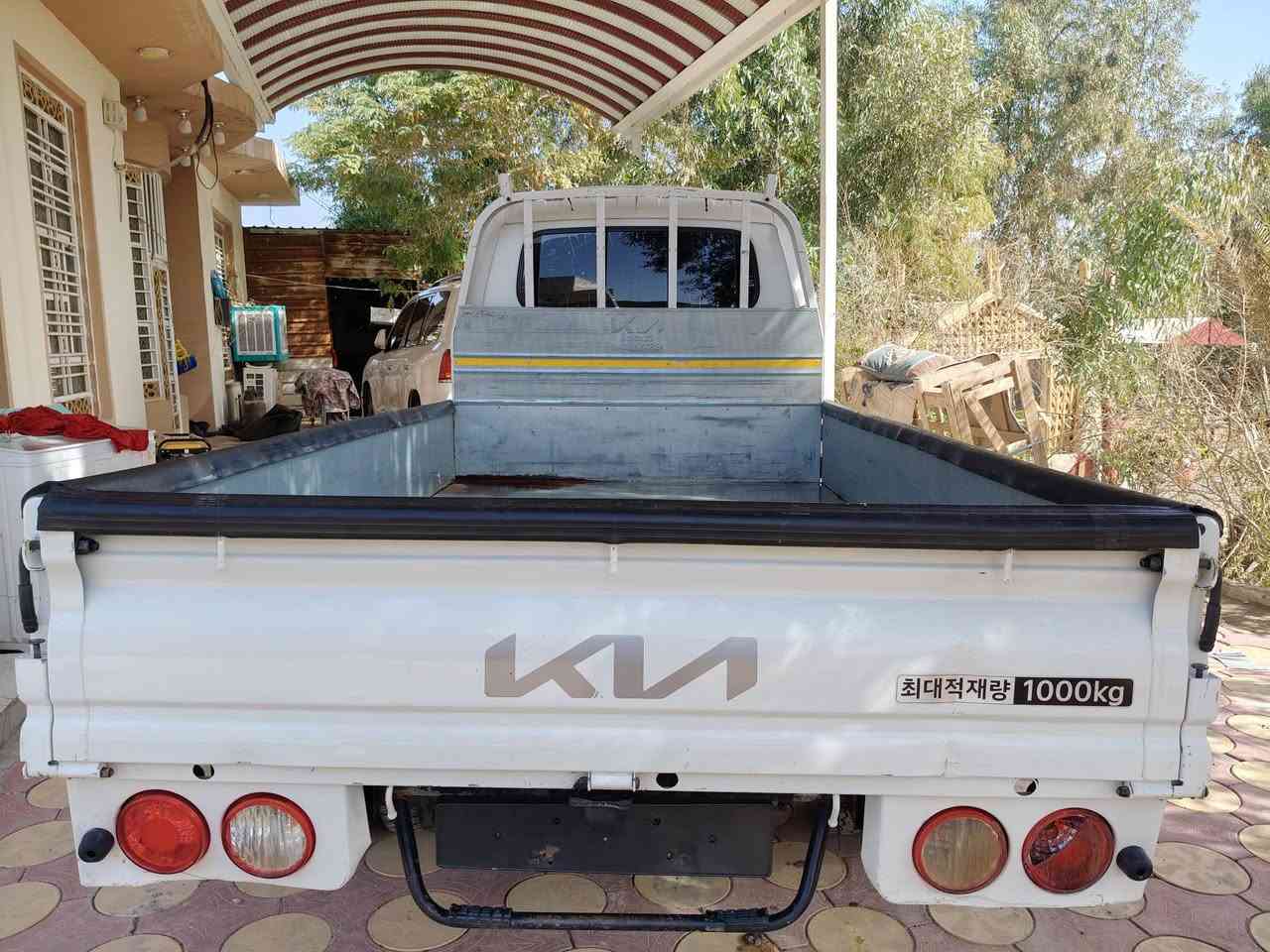 سلام عليكم للبيع كيا مسكر اوتماتيك بدون ارقام موديل 2020 محدث  مكفوله من العشائر وسرقه مكان سياره نجف سعر 53 وبيها مجال مكينه وكير كفاله ماعايزه كلشي ***********
