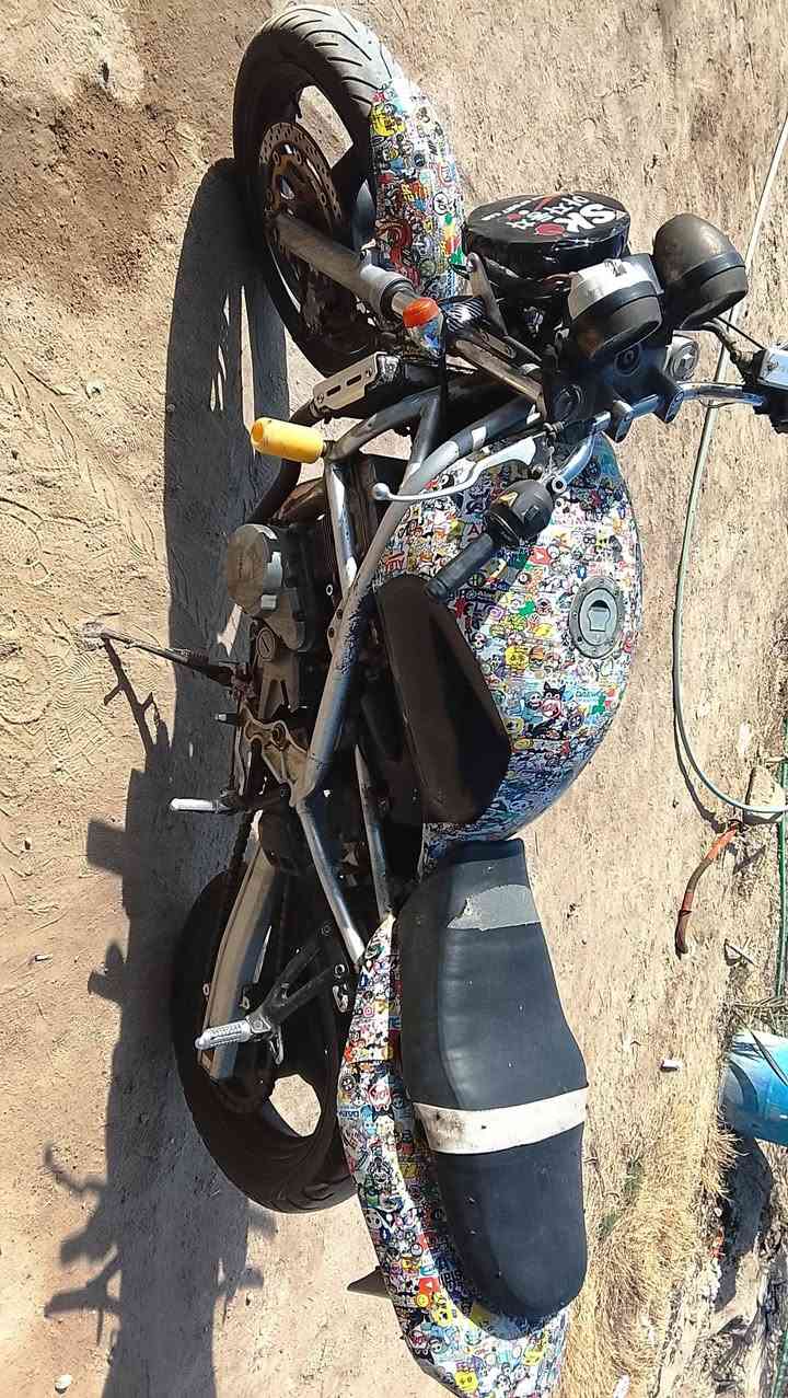 سلام عليكم دراجه ربع بانده دراجه شغاله عينه شغاله كيج النمر شغال بس يرادلها ترتيب ابيع كوم حديد تجي شغل وتروح سبب البيع صوت عالي مكاني بصرا كرمت علي *********** سهر 550 وبيها مجال بصيط مراوس حسب
