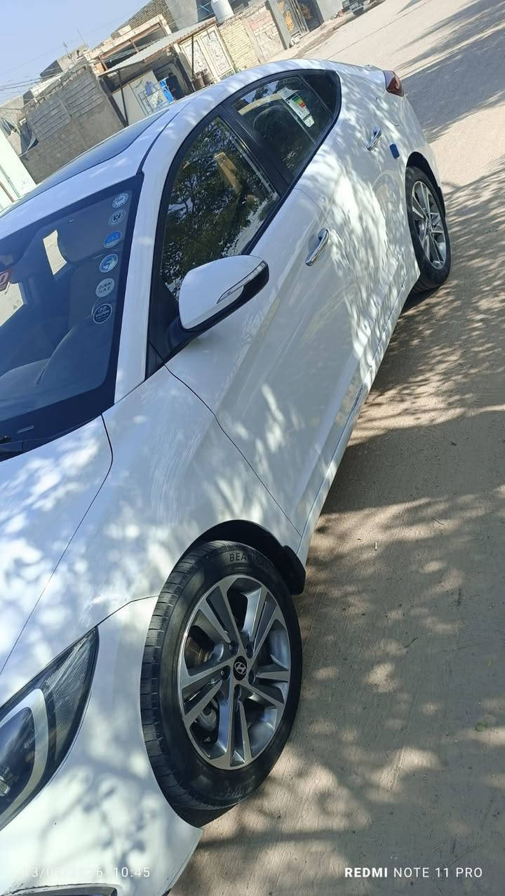 سلام عليكم 
النترا 18 سوبر رقم أربيل 
كشنات جلد 
تبريد قطعتين 
حساسات خلفيه 
كامره دواره 
فتحه 
4 دسك 
اشاير مري 
وموصفات سوبر معروفه 
بيه بارد مأشر عليه 
مكان سياره نجف كوفه حي ميسان 
السعر 142  وبيه مجال لطيبين للتوضيح رقم سياره أربيل سنويه ساقطه 
***********
