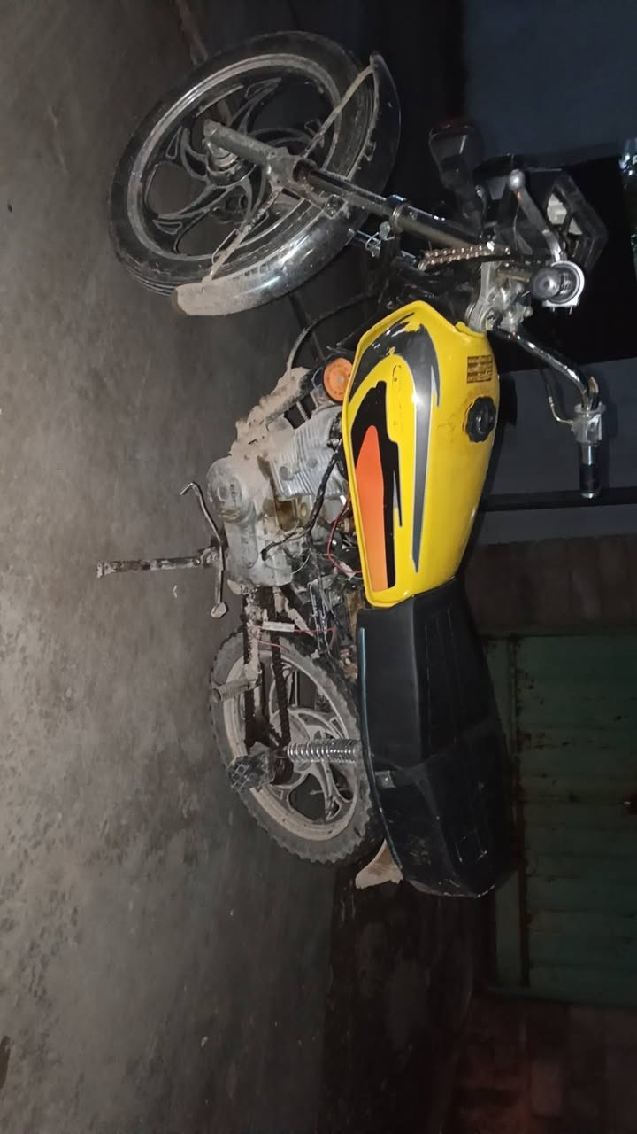 دراجه هوندا لبيع ماطور،رقم سعر ٤٠٠ بي مجال ***********
