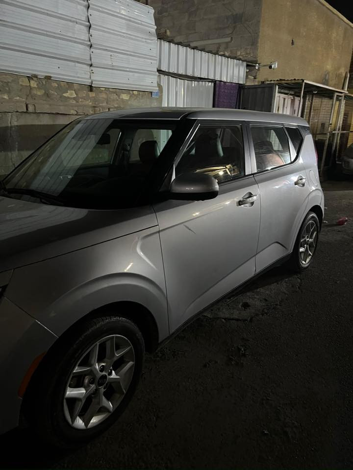 سيارة صول ٢٠٢٠
أكلين مابيها ضربه فقط ضربه خفيفه موضحة بالصور بالصندوك
اي استفسار الاتصال على الرقم 
***********
