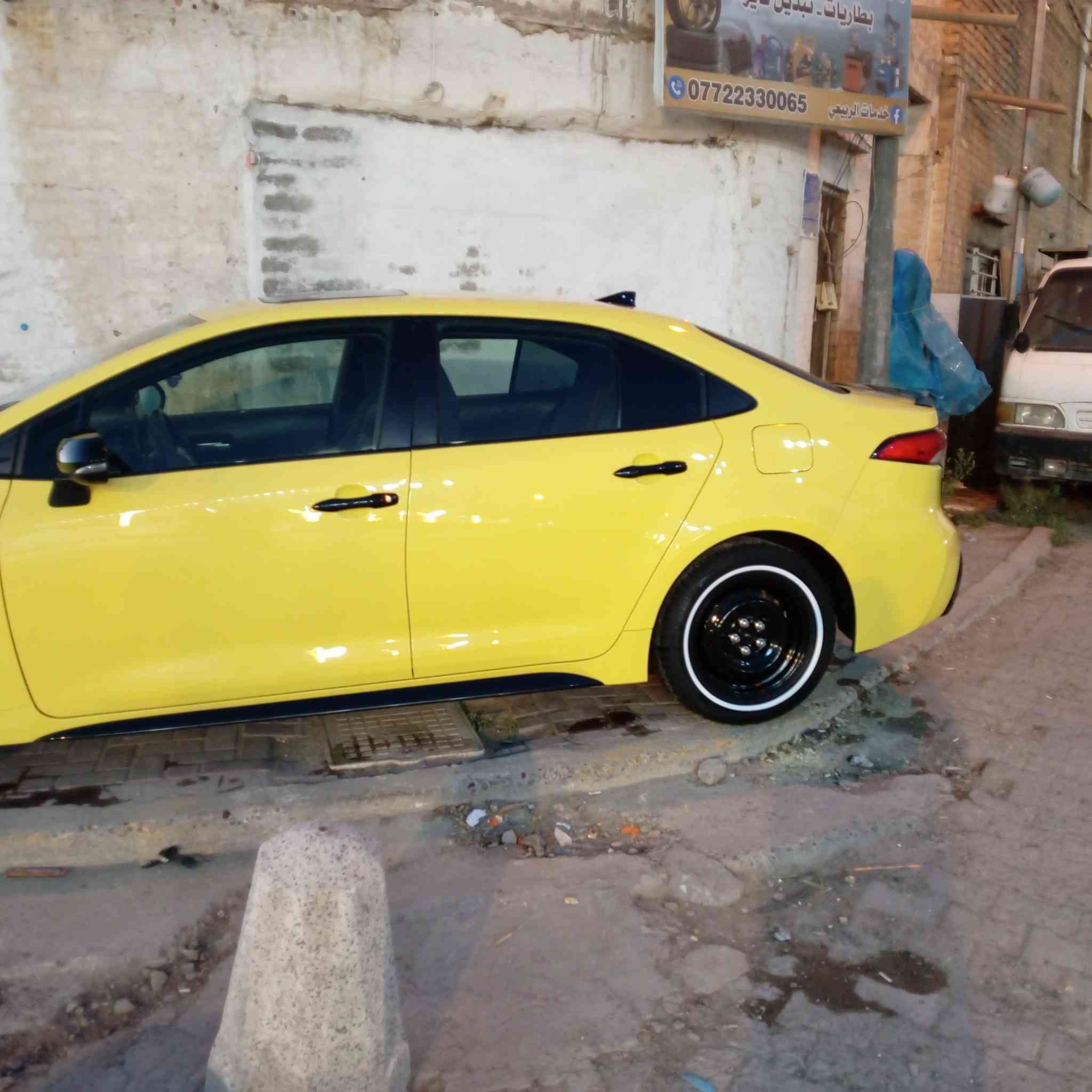 سلام عليكم شباب كورلا هايبرد انسه البانزين  موديل 23 امريكي حادثه جاملغ الايمن وشويه من البنيد وطخه جاملغ الخلفي السياره فول مواصفات فيه SE ,رقم بغداد خصوصي مكانه الاعظمية سعره 140 وبيع مجال بسيط
***********
