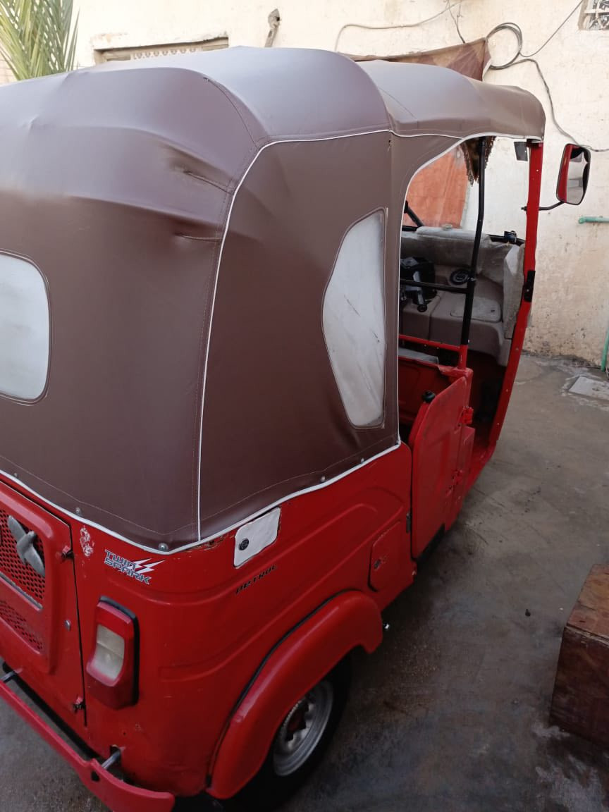 سلام عليكم 
تكتك ٢١شهر ١١
رقم نكليزي بسمي صاعده هزه رقمه واسط مجفته جديد شركه 
الكشر بي طخطخات بسيطه بس بارد
تخم تاير صدر جديد كهربائيات 
خير من الله 
للبيع سعرها ٧ وربع وبيها مجال
مكاني واسط الصويره 

‭٠٧٨٠ ٥٧٨ ٨٧٧٣‬
