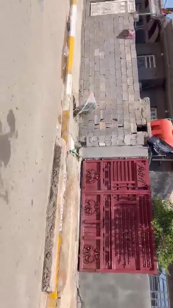 بيت للبيع بي غرفتين كل غرفه مساحتها 5*5
الاستقبال مساحته 5*6
منورين 
الواجهة 12.5
نزال13.5
مساحته ١٦٨ تطلع
كل الخدمات واصله للبيت و بيت ع شارع 30 السايدين
ملاحظه / مراوس بيت زراعي بمكان حلو ومساحه ٣٠٠ او اكثر
للأستفسار اكثر خاص او
***********
***********
