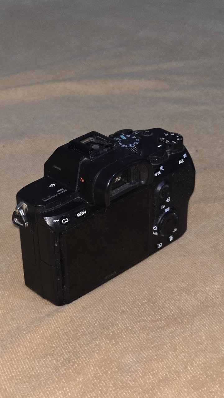 السلام عليكم
Sony a7iii للبيع
شتر 28 الف
كاميرا نظيفة بدون اي مشاكل وغير مصلحة
السعر مليون 350
توصيل متوفر لجميع محافضات العراق


**إذا كنت صاحب هذا الإعلان وتريد حذفه لأي سبب، رجاءا أرسل رسالة إلى الدعم الفني**