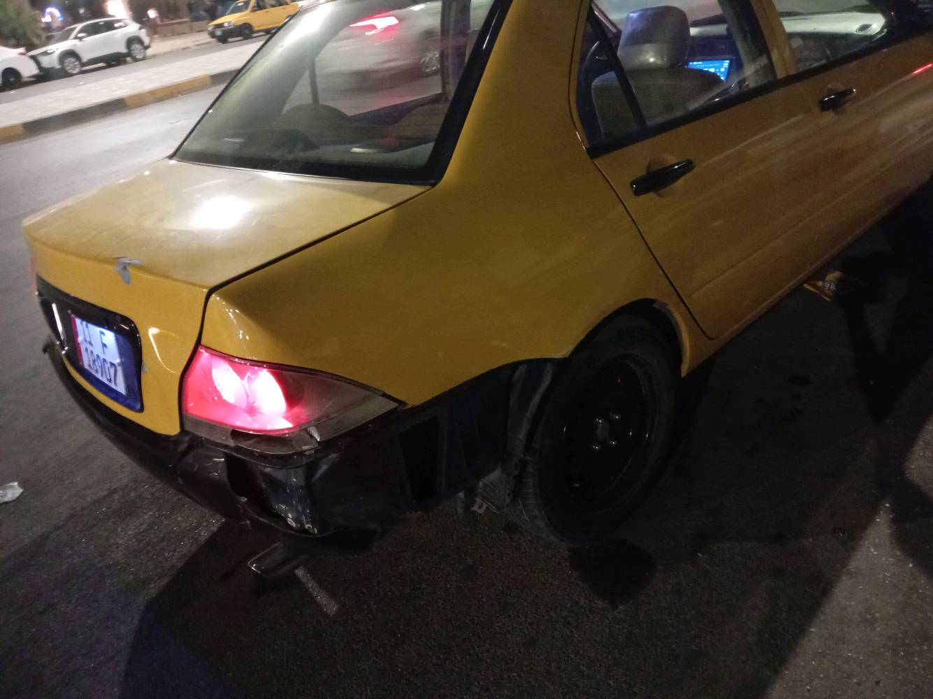 للبيع مكينة جديده قبل أربع أيام شادها بيها اربع جاملغات مصلحات تلاثة نفسهن والامامي مال سايق مبدل مكفوله من الحادث القوي 62 وبيها مجال يرادله دعامية وبكت لايت خلفيات تبريد زين شوية منقص غاز السيارة مال الشركة العامة كير اوتو ماتيك