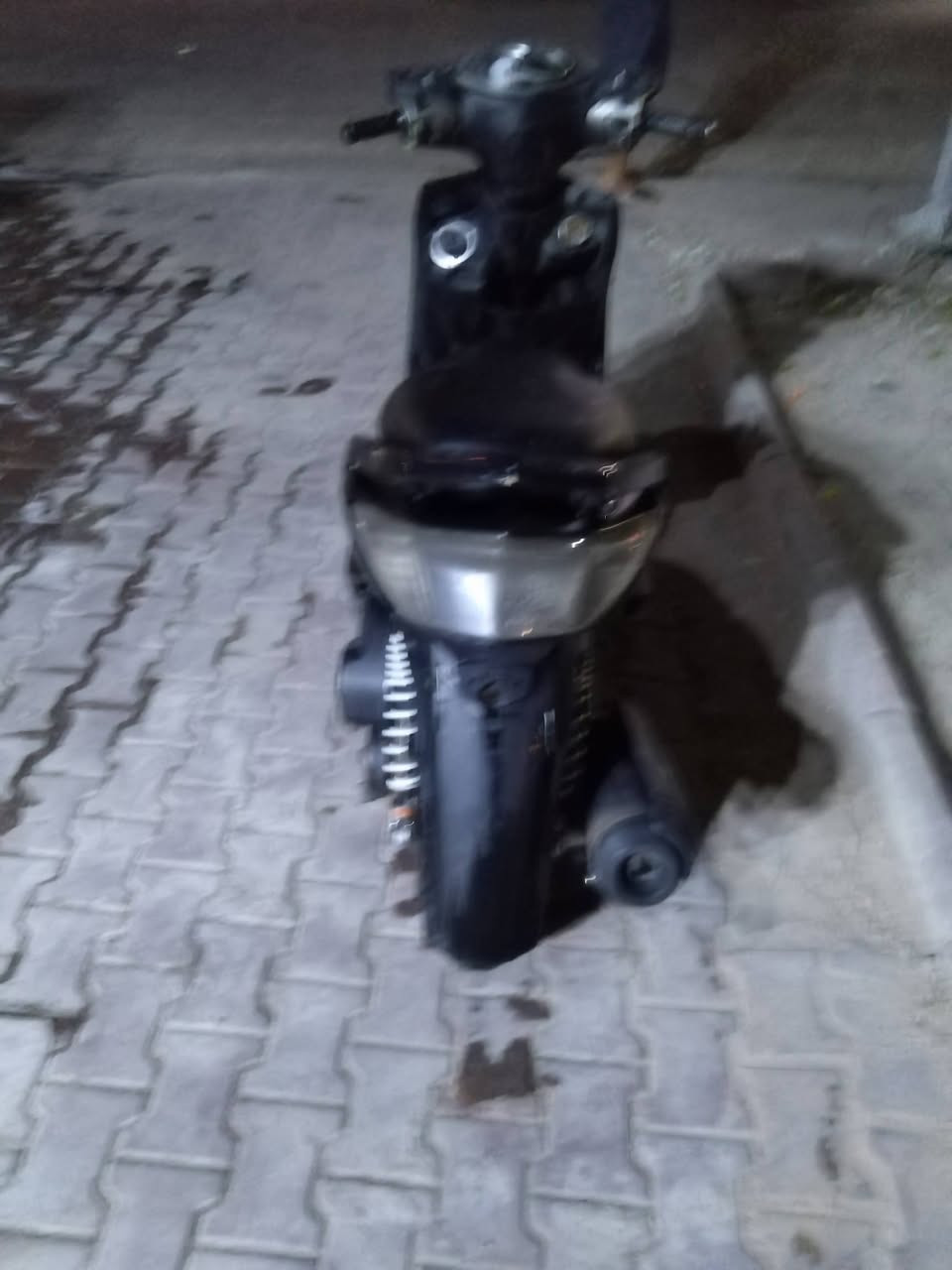 سلام عليكم سكنس فحل الدراجة بلادية مكينة مكفولة مابيهة اي نقص المكان الشعب السعر 850 الرقم ***********
