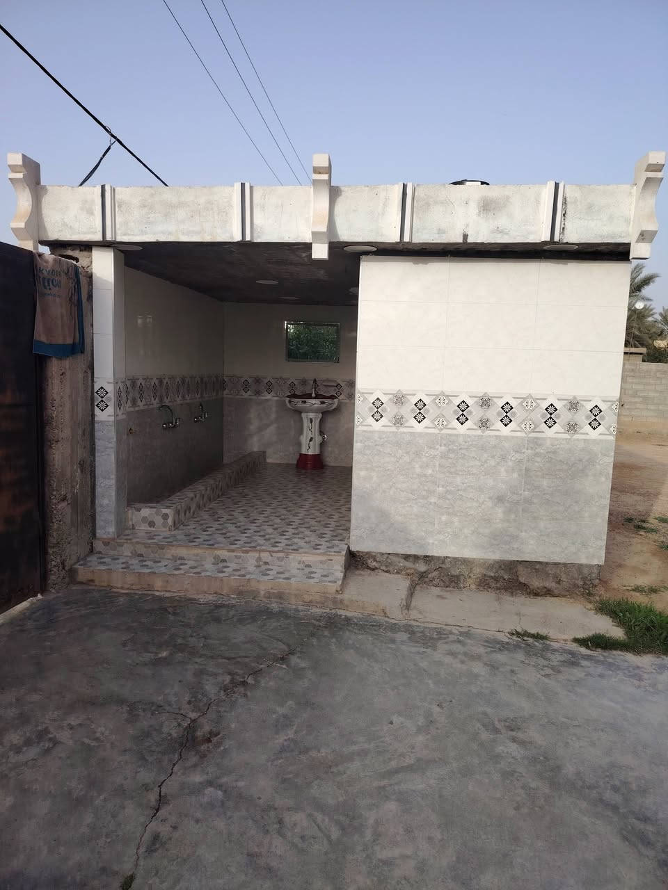 السلام عليكم مشتمل للبيع مساحه 250 زراعي مكانه جامع  الوزاعي السعر مالته 120 وبي مجال الشراي هذا رقم الهاتف  *********** الرقم الثاني ***********
