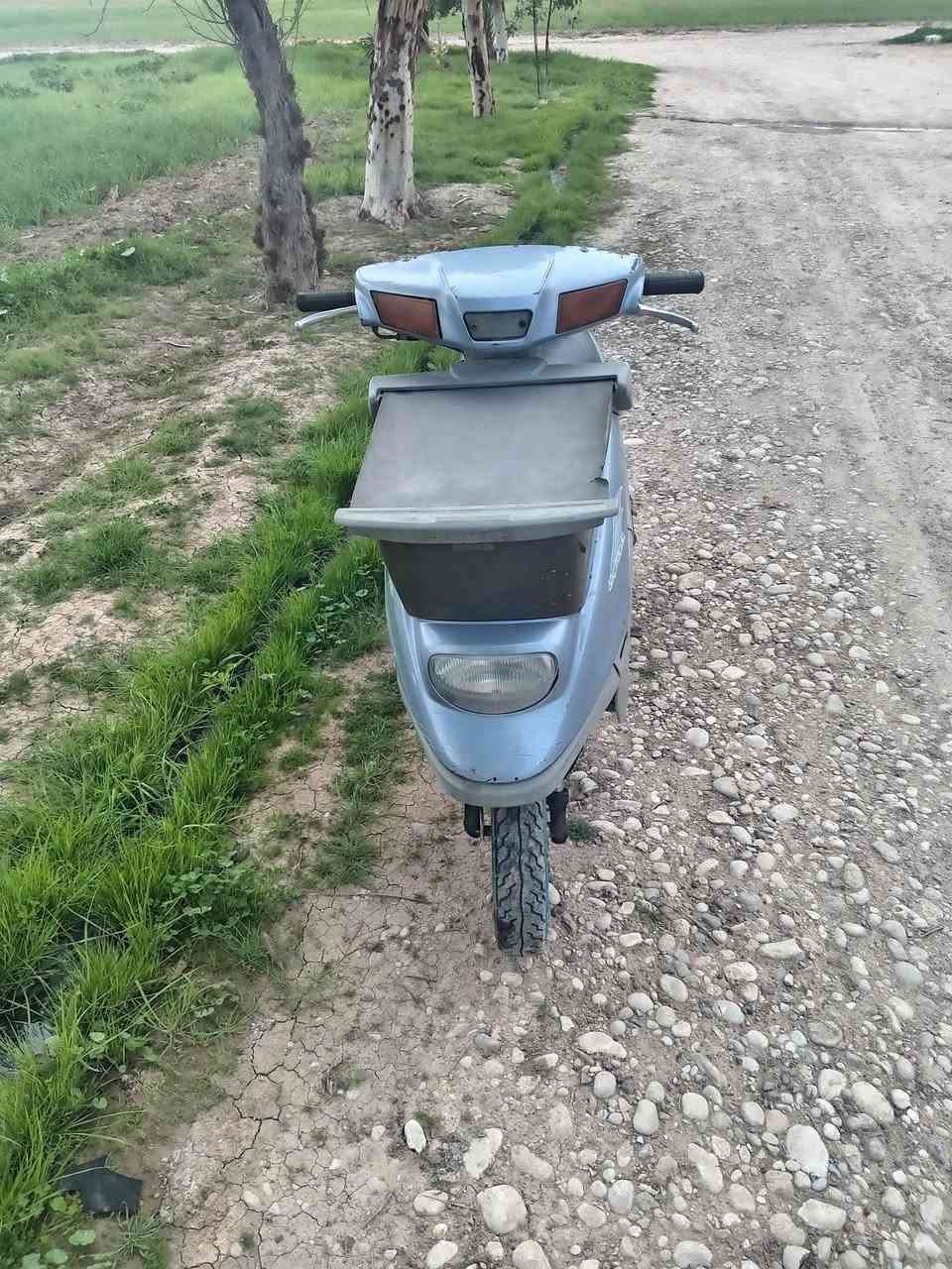 ماطور  بزون وايرمانيه شغال شاصي ملحوم سعره 140 بيها مجال *********** مكاني حي صدام
