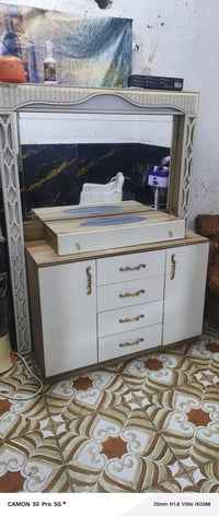 ميز تواليت مال صالون ابو النشره اخو الجديد للبيع السعر 125 الف الشراي ...