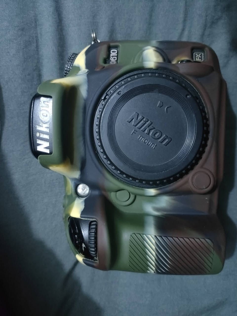 كاميرا نيكون D600

للبيع 

كامل ملحقات 

تحتوي على مستشعر CMOS بدقة 24.3 ميجابكسل. 

 تعتمد نظام تركيز تلقائي بـ 39 نقطة. 

قادرة على تسجيل فيديو بدقة 1080p بمعدلات إطارات تتراوح بين 24 إلى 60 إطاراً في الثانية. 

 تدعم نطاق ISO أصلي من 100 إلى 6400، مع سرعة تصوير مستمر تصل إلى 5.5 إطار في الثانية. 
التشر اكثر من 10 الف 

السعر خاص


**إذا كنت صاحب هذا الإعلان وتريد حذفه لأي سبب، رجاءا أرسل رسالة إلى الدعم الفني**