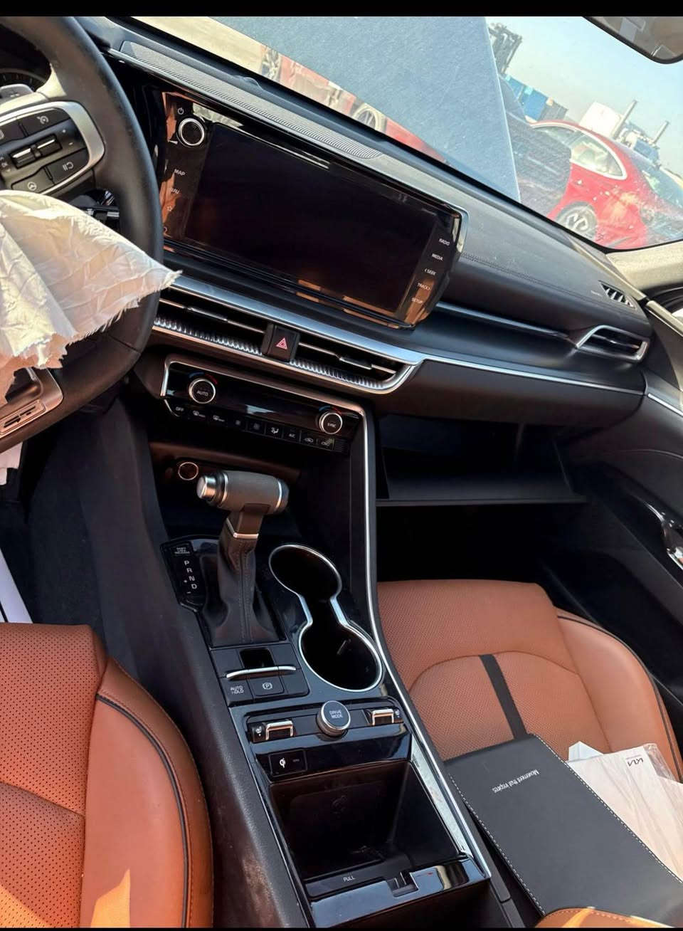 السلام عليكم للبيع K5GT 2024 فول 
حادث بنيد وربع جاملغ يرجع بارد ماشيه 12 الف 
محرك 2500 تيربو السياره موجوده بدبي 
تدخل كمرك وتدخل كتاب شهداء 
السعر مطروحه بدبي 138 
للاستفسار *********** حلة, بابل
