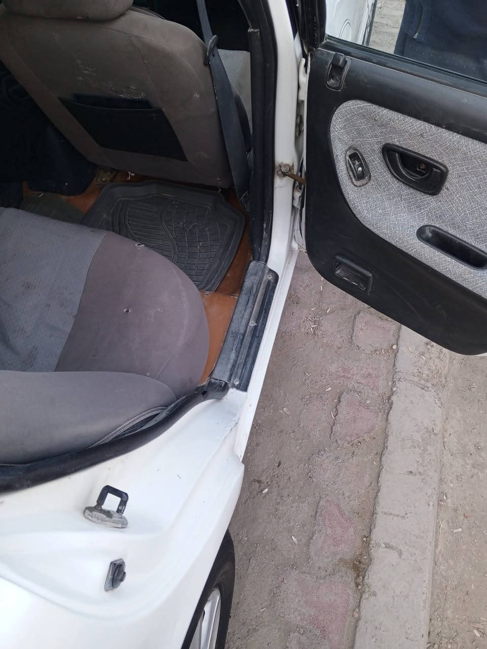 رقم انبار سنوية لل 27 شرط التحويل موديل 93 كير عادي 
مكينة لاتبخير ولا تنقيص صدر امامي خلفي جديد سيارة متعوب عليها السعر 43$ مكاني فلوجه للاستفسار الاتصال على الرقم التالي ***********
