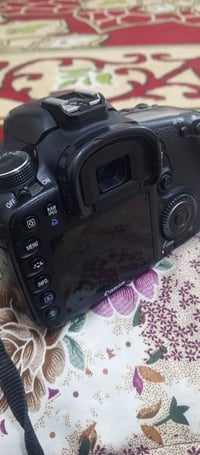 كانون 7D • شاحن وشنطة • كارت ١٦جيجا