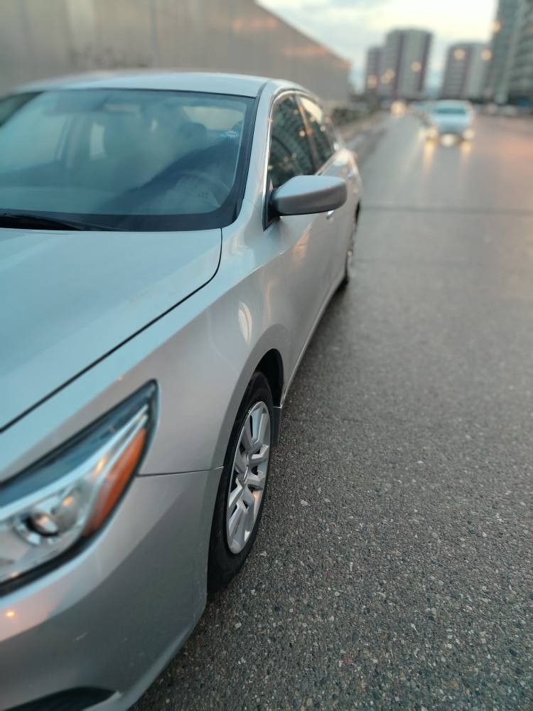 نیسان ئاڵتیما مۆدێل 2017 رەنگی سلفەر 
مواسەفات s شەغاڵ و بەسمە وشاشە وکامێرا تەحدید سورعە  بێ بۆیاغ  گێڕ و مەکینە نەکراوەتەوە  هەمو شتێکی بەشەرت 
سەنەوی و هەزە وژینگە وڕێگاوبانی تاکو 2030 تازەیە بەناوی خۆمە 111ماێڵ ڕۆیشتوە نرخی 119گەڵا و معامەلە 
سلێمانی نزیک پردی کۆبانی 
***********
*********** السليمانية, العراق
