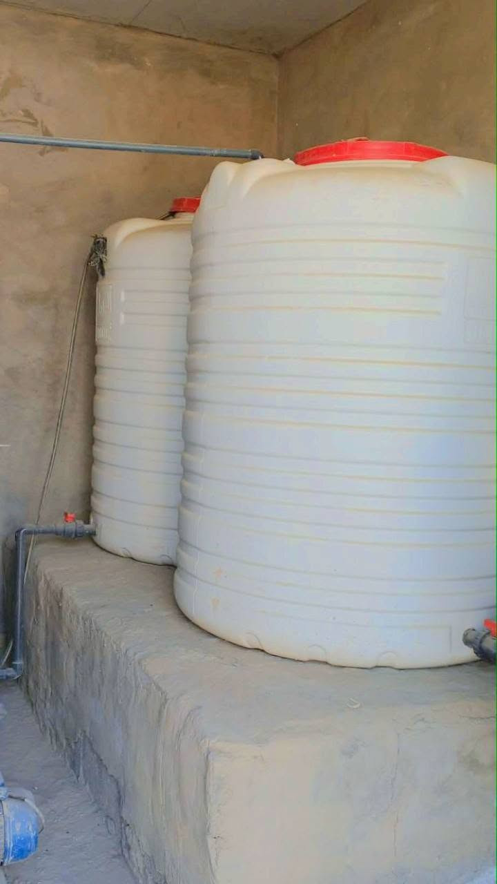 السلام عليكم محطه ماء ارو للبيع حجم 250لتر معه ملحقاتها كامله عنواني ديوانيه السنيه باقي التفاصيل راسلني او اتصال عله *********** شراي يتصل
