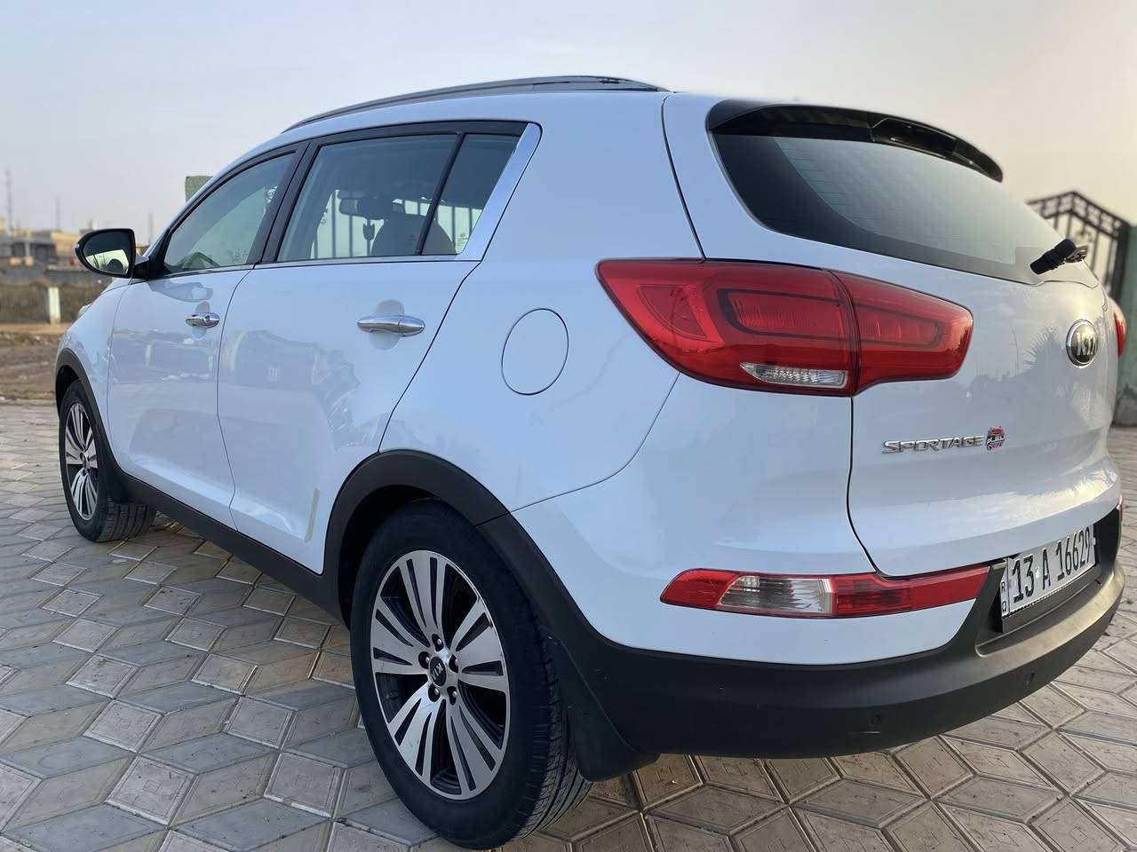 سبورتج2015 بأسمي سنويه جديده ماشيه 150  كفاله عامه ما عدا بارد بسيط جداً نضيفه السياره للأستفسار اكثر اتصال 
‭0772 921 6557‬
