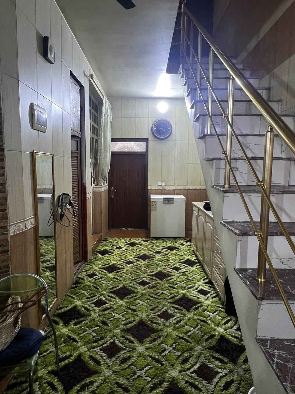 دار للبيع
مساحه 135متر خارطه تركيه 
الواجهة 5 متر
نزال 27 متر 

الطابق الاول
مطبخ+خدمات+غرفة نوم+منور
 
الطابق الثاني 
غرفة+خدمات+استقبال نظام تركي

الطابق الثالث 
غرفة+ خدمات+سطح

بغداد الجديدة / حي الخليج 
📍قرب مستشفى العلماء 
الاستفسار ***********
