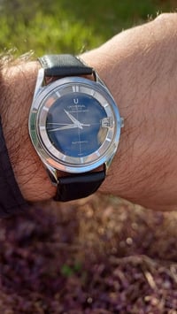 يونيفرسال جنيف • أوتوماتيك ٣٦مم • مينا نظيف