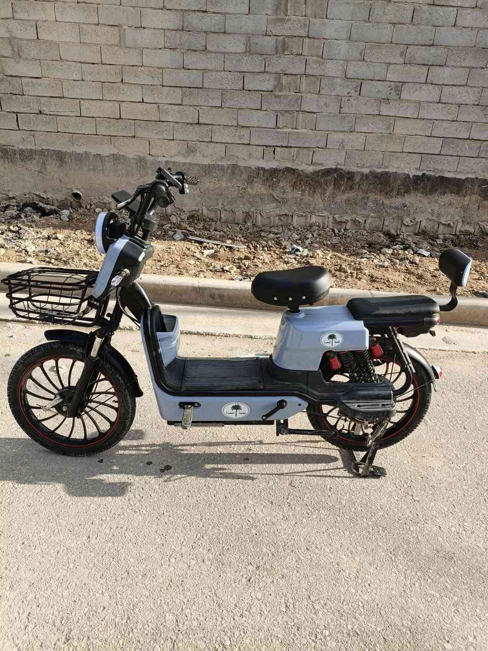 السلام عليكم 
بايسكل شحن 
الحجم /20
للبيع السعر 500وبي مجال 
الاتصال على الرقم ***********
***********
