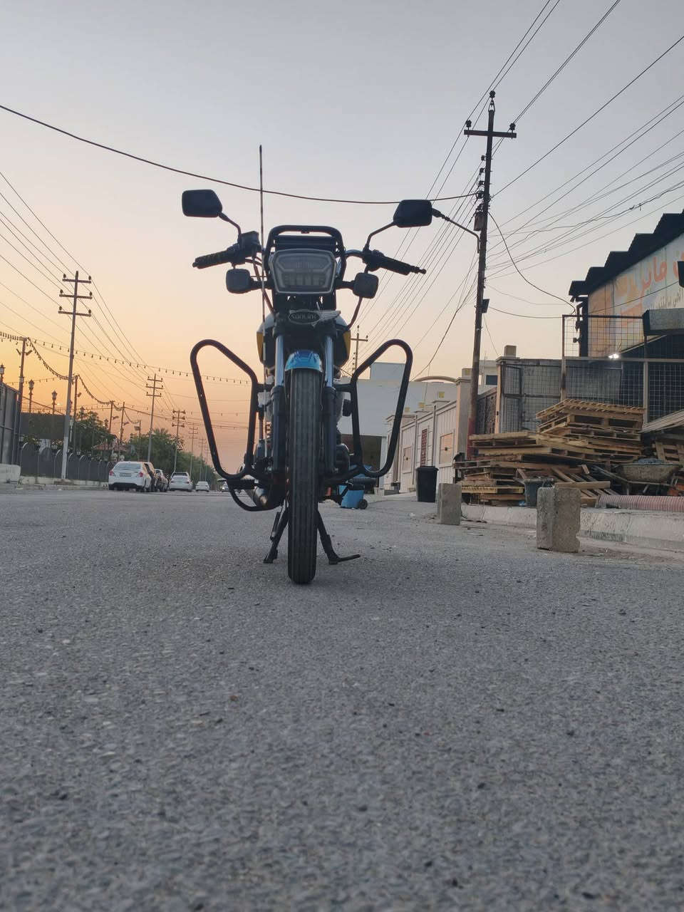 دراجة ايراني سونلك موديل 25 
محرك اسود 200cc صبانة ما ممدودة عليه 

كهربائيات كلها شغالة بس ديشبول طافي 

ما نقصها شي ما بيها شي فول رزانه

سعر 800 وبيها مجال حگ الجية 

لتواصل 0788643449


**إذا كنت صاحب هذا الإعلان وتريد حذفه لأي سبب، رجاءا أرسل رسالة إلى الدعم الفني**