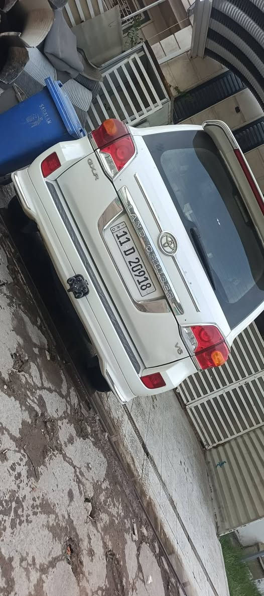 سلام عليكم لبيع لاند كروز موديل 9 كير عادي بيهه 4 قطع صبغ مكينه وكير تبريد مكفول صدر جديد بسمي سياره سعر 230 مراوس اراوس حسب قناعه بكاني بغداد شارع فلسطين ***********
