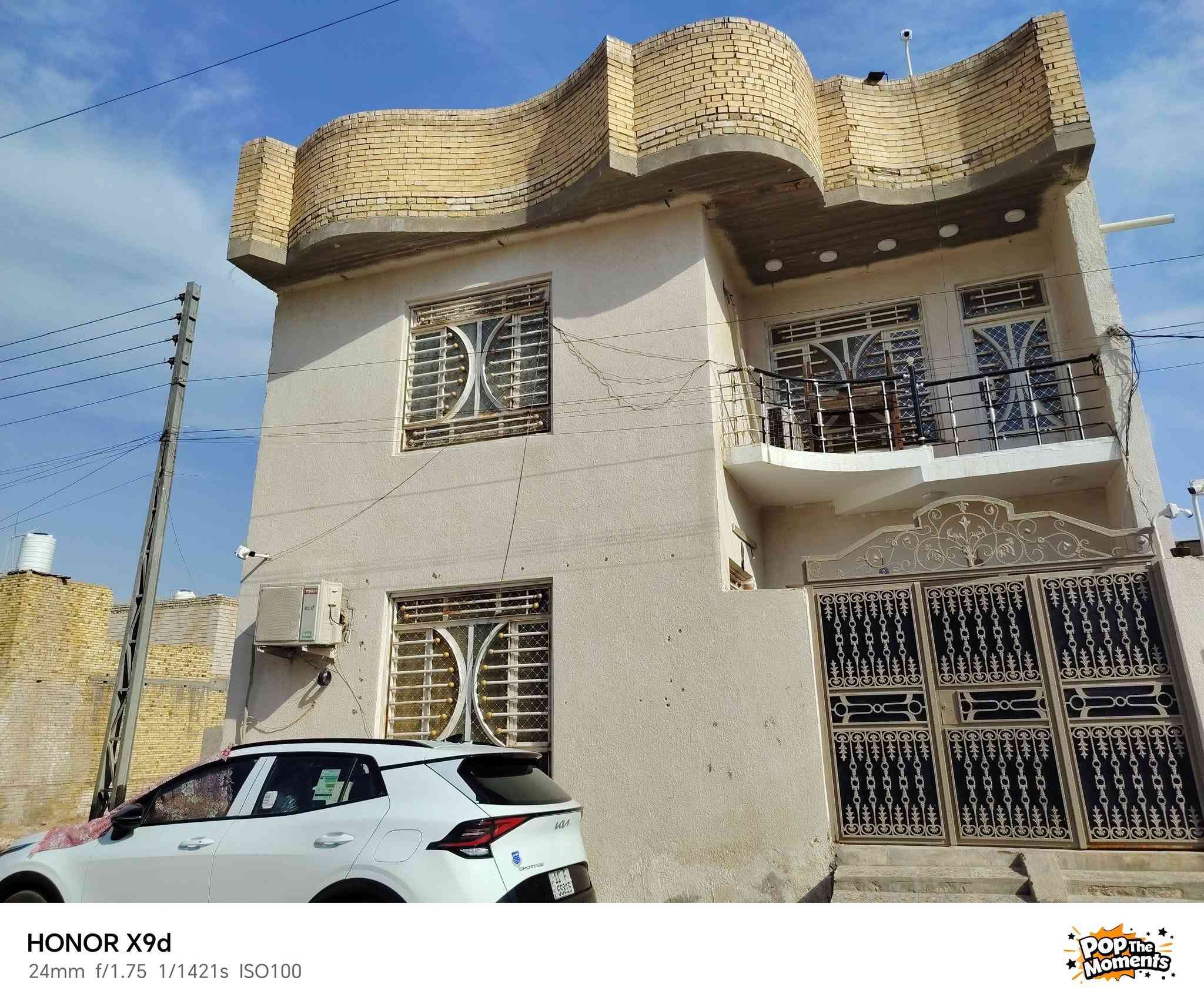 سلام عليكم البيت للبيع في منطقه حي جامعه
السايدين  مال فرن صمون/  البيت جديد وبناء حديث 
البيت طابقين /طابق الثاني  يتكون من غرفتين وصاله وحمام وصحيات مشترك في طابق ثاني البيت اي نقص مابي تجي وتكعد 
البيت طابو صرف بسمي 
رقمي/*********** 
اي ستفسار تصال على رقم
