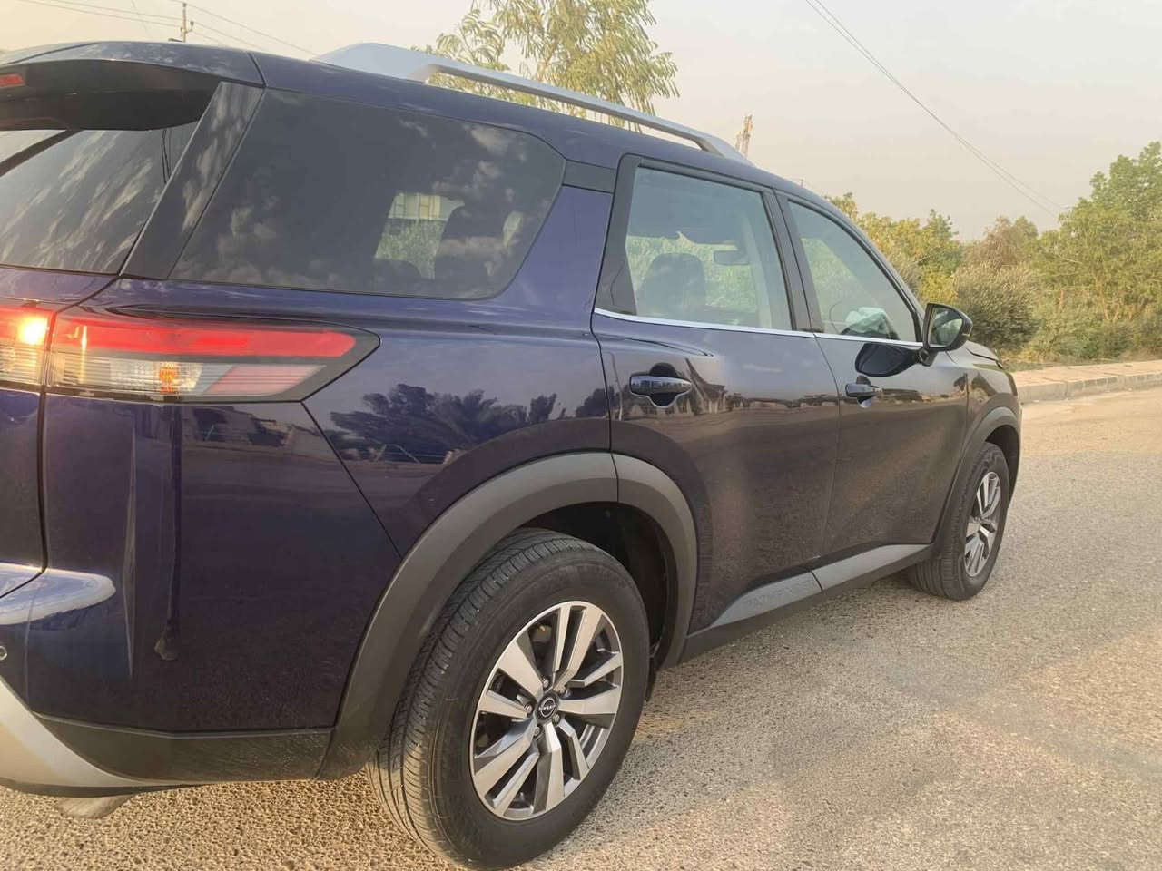 Nissan Pathfinder 2023  SL
عداد المسافة 40000 mile 

المواصفات 
فول مواصفات SLعدى الفتحه

بصمة تشغيل

بصمة ابواب

سبعه راكب 
ثلاث قطع تبريد

تشغيل عن بعد(Remote Start) 

صندوق شفط كهربائي 

كاميرات محيطية 360°

رادار امامي (تحديد مسار)

رادار جانبي (نقاط عمياء)

رادار خلفي (تحذير من الاصطدام)

حساسات امامية+ خلفية

كشنات جلد

كشنات تدفئة 

تبريد قطعتين لمس

بردات خلفية 

تحكم وضعيات القيادة...Drive Modes 

اوتو ستارت Auto Start 

اوتو ستوب Auto Stop

شفتات استيرن 

هيتر استيرن

Apple Car Play

Android Auto 

هاند بريك بصمة

اوتو هولد Auto Hold

مانع انزلاق+ABS

شاشة كبيرة لمس+كاميرا

منافذ AUX+USB
السعر 20وبيها مجال 
صور الحادث موفق وبيها سونار 
باسمي تحول مباشر
***********

