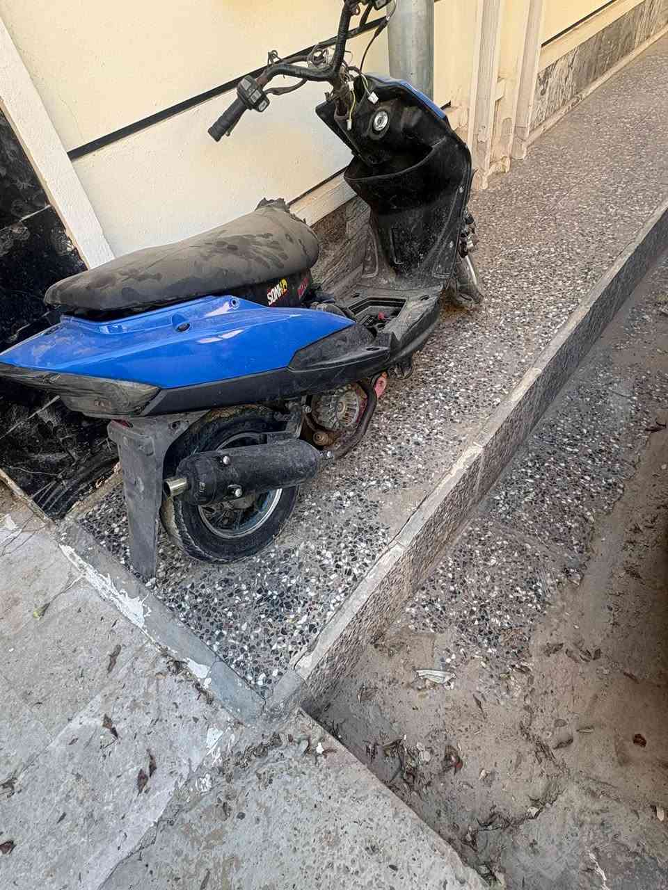 دراجه ماكس عدله للبيع  دراجه مفتوحه مره من بدلت البوشه عندك الدراجه ترهم مال لعب ورايدها ب 175 
*********** الدوره البوعيثه عنواني

