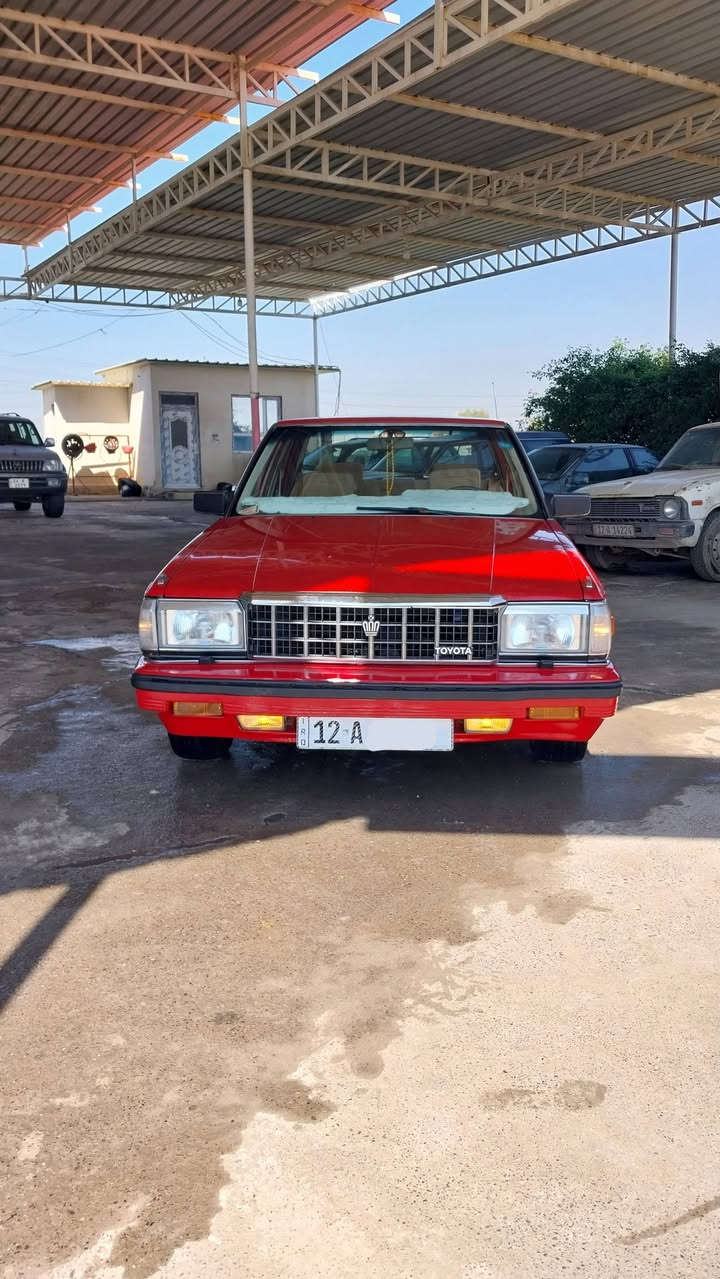 سلام عليكم       السعر 70 ورقه
سوبر موديل 1984
وضع شركه ماشيه 407 الف كيلو متر 
السياره بدون ضرر او تبديل 
بدون صبغ وبدون تقحيل 
فقط مكانين اصغار صبغ على كد شبر  او اكثر
دواخلها كلها على البلاد 
محرك كير شرط بلادي 
كهربائياتها كلها شغاله 
صدر امامي خلفي جديد 
هزه سنويه جديد بسمي 
كابون بانزين بيها 
عنوان موصل برطله 
رقم للهاتف ***********
***********
