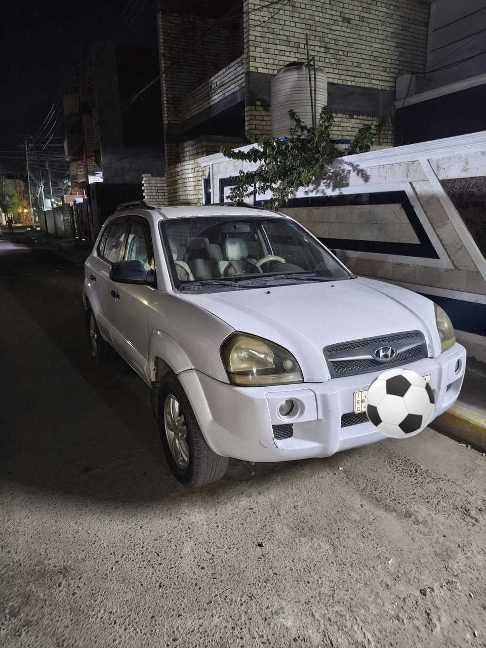 هيونداي توسان 2010 - للبيع
المواصفات والتفاصيل:
​الموديل: هيونداي توسان (Hyundai Tucson)
​سنة الصنع: 2010
​المواصفات: خليجي
​الفتحة: بدون فتحة سقف
​اللون: أبيض
​الرقم:  بغداد الرقم الجديد
​المحرك: المحرك الأول: 2.0 لتر (4 أسلندر)، يولد قوة تقارب 163 حصانًا
​الكير: أوتوماتيك
​🌟 حالة السيارة:
​البودي والدعاميات بحالة ممتازة وجاهزة للاستخدام.
​وتبريد يخبل(تكييف شغّال 100%).
​أطارات وباتري بحالة ممتازة.
​محرك وكير بشرط الفحص والتدقيق.
​السيارة جاهزة من كل شيء، ما تحتاج أي مصاريف.
​💰 السعر والتواصل:
​السعر: ١١٥وبيها مجال شي بسيط
​المكان :بغداد جسر ديالى القديم
​رقم الهاتف/واتساب: ***********
