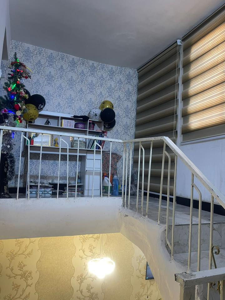 السلام عليكم دار 100متر طابق ونص للبيع في منطقة ابودشير للأستفسار الاتصال ***********
