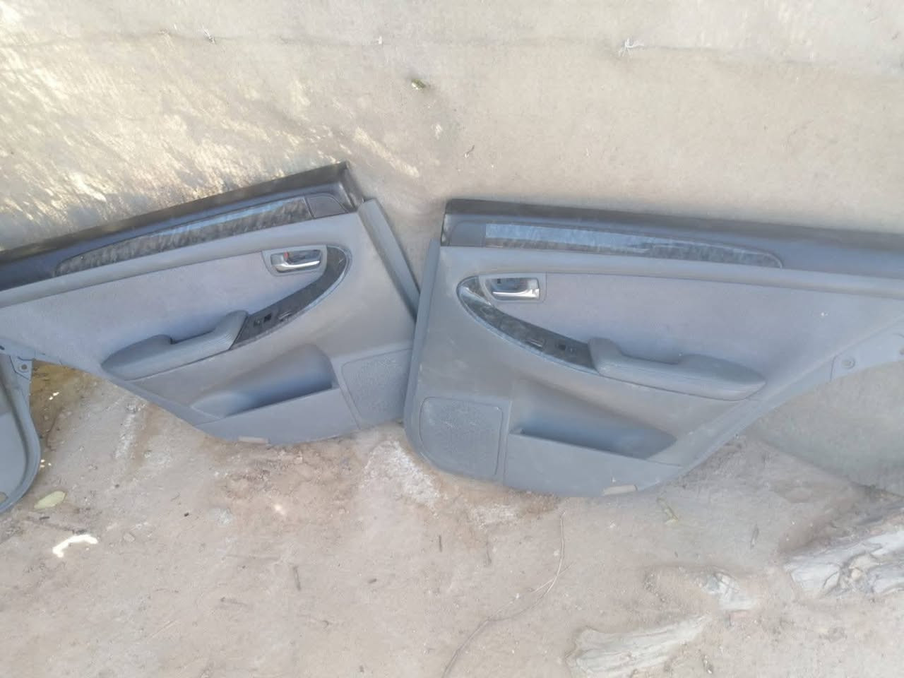 غرفه شاهينه كامله  نضيفه مع ملحقاتها عدا الدشبول عنواني نجف طريق كربلا سعر 200 رقمي *********** متواجد اتصال وواتساب
