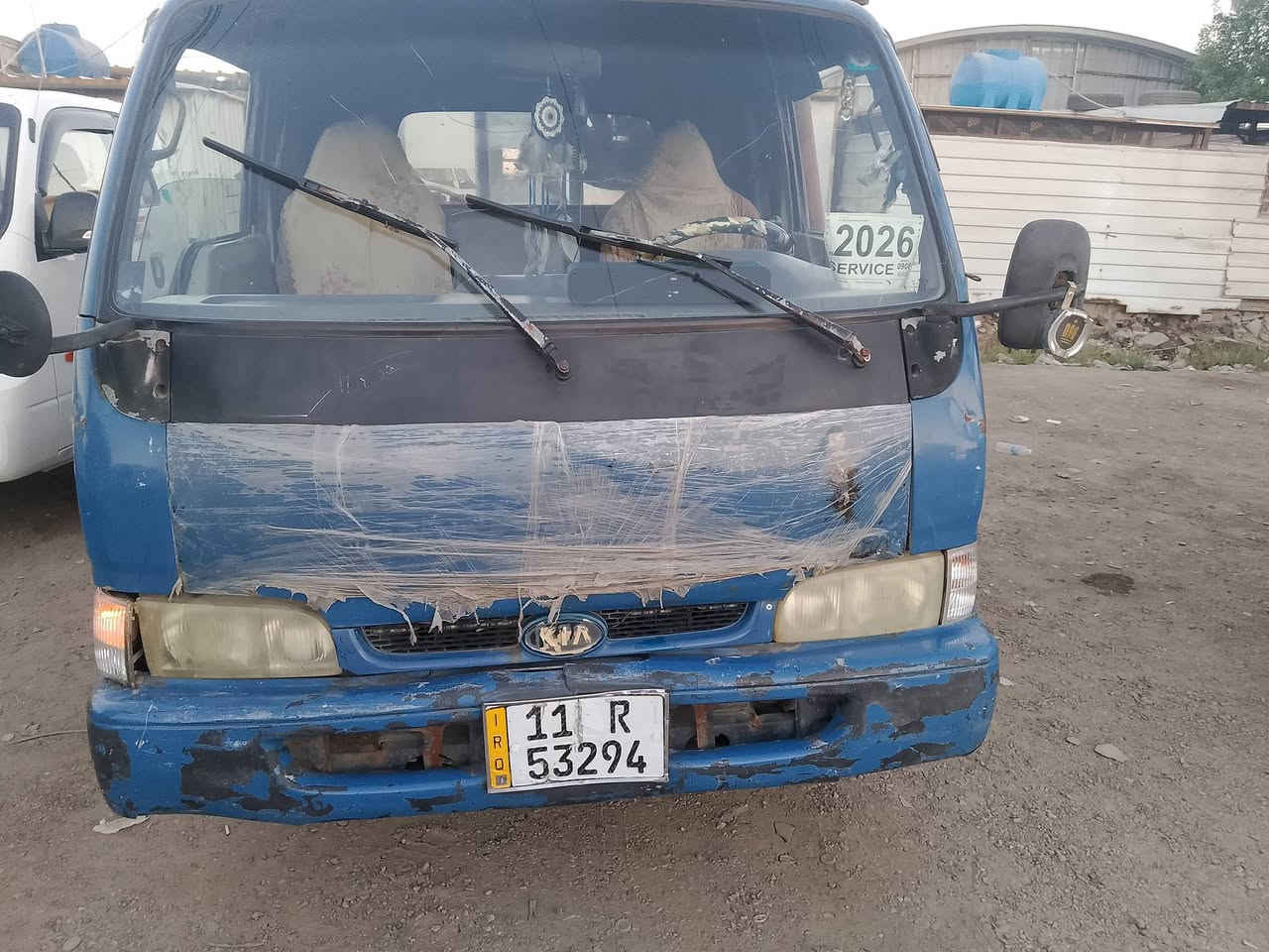 السلام عليكم كيا فنتيرا موديل 99 سياره نضيفه بلاديه مامعمره الدوسات رقم نكليزي اكعدك يم راعيها بصفي قريب  سياره مال شغل بس بيها نواقص قليله رقم بغداد السعر 55وبيها مجال بسيط شاصيها نضيف مكفول مكينتهة تفحص كدامك ترايها وين متريد امانت الله مكان...بغداد حي اور ***********
