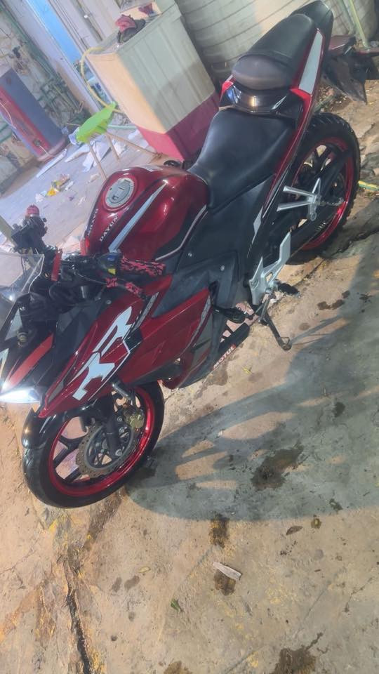 دراجه دايوانR200دراجه مكفوله وشغاله مرقم تحويل سنويه باسمك ماشيه24لبيع ب16ورقه مكان بغداد***********الكاظميه
