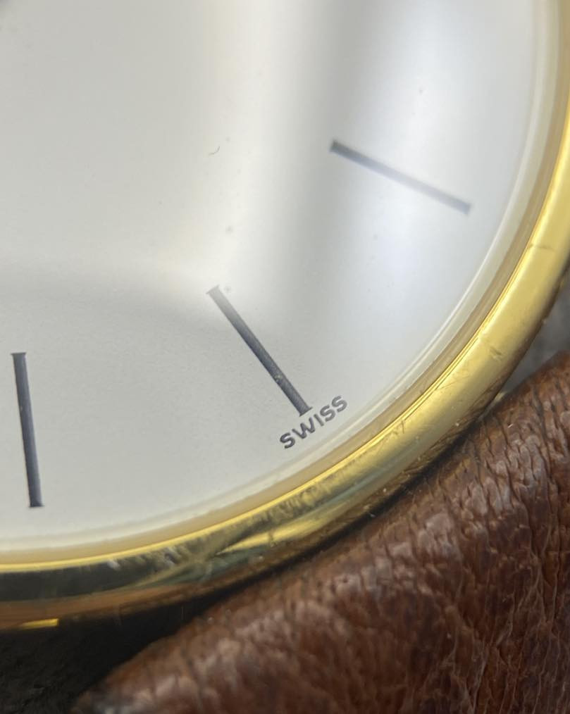 LONGINES 
La Grande
كوارتز 
قطر ٣٣ 
نظافة جيدة 
سير مُستبدل بوك بلادي 
تعمل بكفاءة عالية 
#longines #Longines #longinesvintage #swisswatch


**إذا كنت صاحب هذا الإعلان وتريد حذفه لأي سبب، رجاءا أرسل رسالة إلى الدعم الفني**