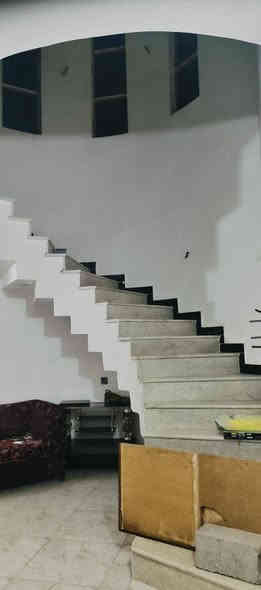 يالله توكلنا ع الله يوجد بيت للبيع حواس شارع التجار يبعد عن الشارع العام ١٠٠م الطابق الارضي يتكون من 
استقبال كلدور مطبخ صاله غرفتين نوم حمام + تواليت داخلي ترك + منور + كراج وحديقه 
الطابق الاول كامل شغل درجة اولى 
الطابق الثاني يتكون من غرفتين نوم وصاله وحمام وتواليت وسطح چبير يحتاج فقط لبخ وارضيه مأسس كهرباء وماء 
بناء كله طابوگ بناء حديث سنة 24
المساحة 250 متر 
وجه 10 ونزال 25
الاستفسار اكثر الاتصال بناء
***********
***********
