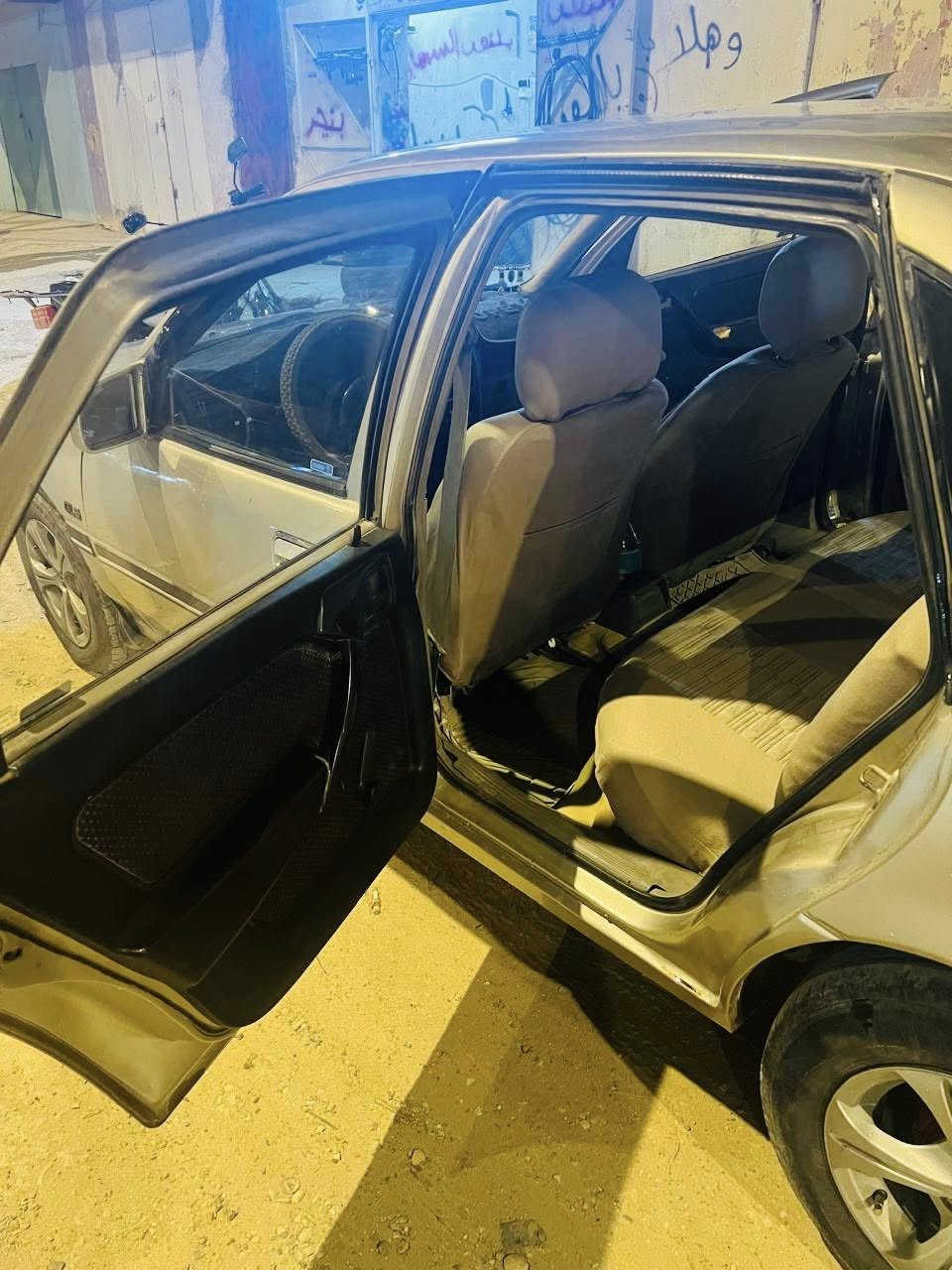السلام عليكم
للبيع سياره فكتره موديل 1991
كير ومحرك خير من الله كير اوتماتيك 
محرك 1800 الكهربائيات كلها شغاله 
مصبوغه عام للجماليه رقم أنبار
بأسم صاحبها والتحويل ثاني يوم 
السعر (39$)وبيها مجال للشراي 
الاستفسار على هذا الرقم (***********)
