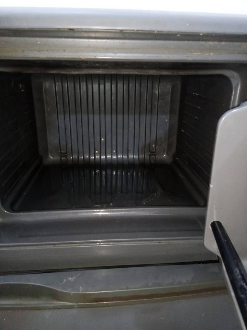 ثلاجه شرط تجميد بخاخ بصره حي شرطه مقابيل شارع طاك ***********,,,,,,,,,,,100بيه مجال
