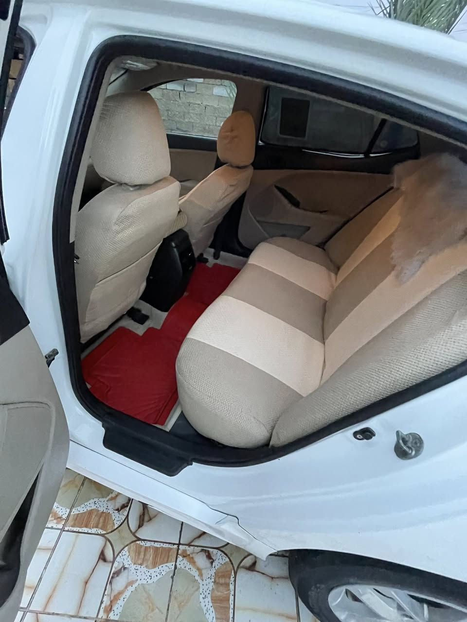 كيا اوبتما موديل 14خليجي بها بارد قليل شبر بجهه السايق باب العبري محرك مفتوح لاتنقيص لاتبخير سياره حلوه ونضيفه وأحلى من الصور رقم بغداد بااسمي تحويل ثاني يوم السعر 145وبيها مجال مكاني الكوت الاحرار الاتصال والاستفسار ع الرقم ***********
