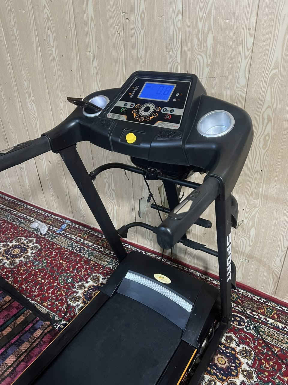 السلام عليكم جهاز جري ستعمال قليل جديد يحتوي على جهاز تكسير الشحوم ويحتوي على اوكس وفلاش وشاحن ويحتوي على حساس نبضات القلب 
ومفتاح امان 
وتايمر وقت 
وقياس المسافات
العنوان بغداد حي لأمانة 
*********** واتساب 
يوجد توصيل 
السعر 180
