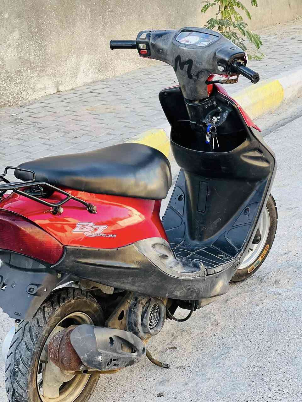 سلام عليكم دراجه بيجي نكره سلف  مرتبه ما ناقصه شي بس مجفته مره وحده تاخذه ما تخسر غير لبانزين عليه السعر 325 وبيه مجال قليل المكان السماوه الرقم ***********
