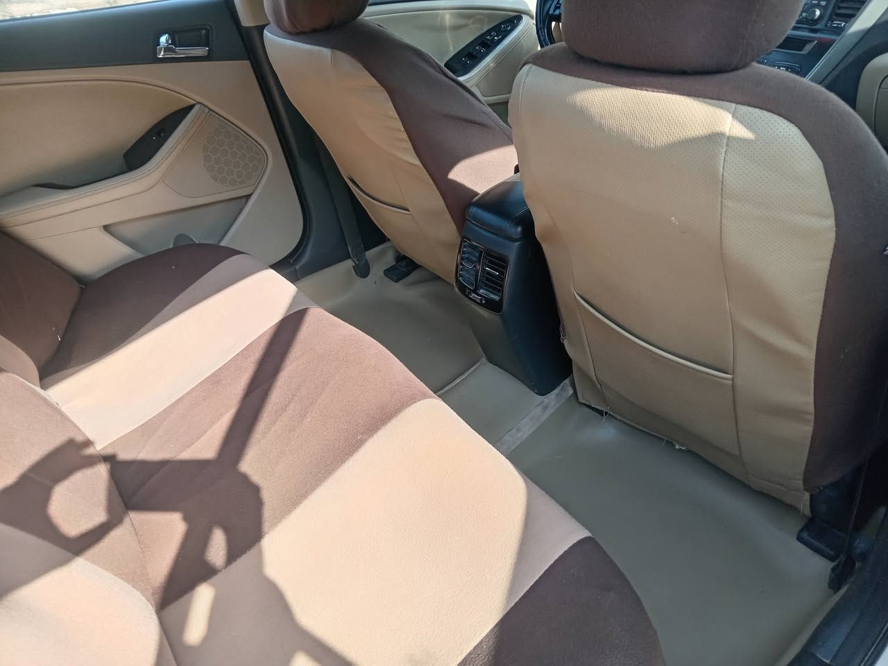 اوبتما 2013رقم بغداد انكليزي 
كامل مواصفات
ماعده جاملغ خلفي شخط مانافذ ومصبوغ وسونار موجود
***********
