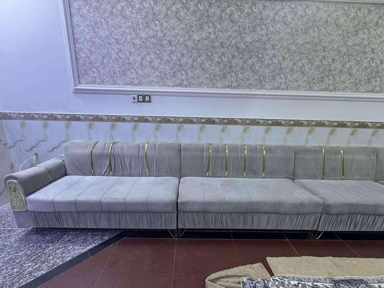 السلام عليكم تخم 9 متر نضيف شغل حلو وسط ومابي اي كسر فقط يرادله دوشمه فقط وهوه نضيف الدوشمه مابي شك ولا زروف للبيع ب300 مكاني بصره ***********
