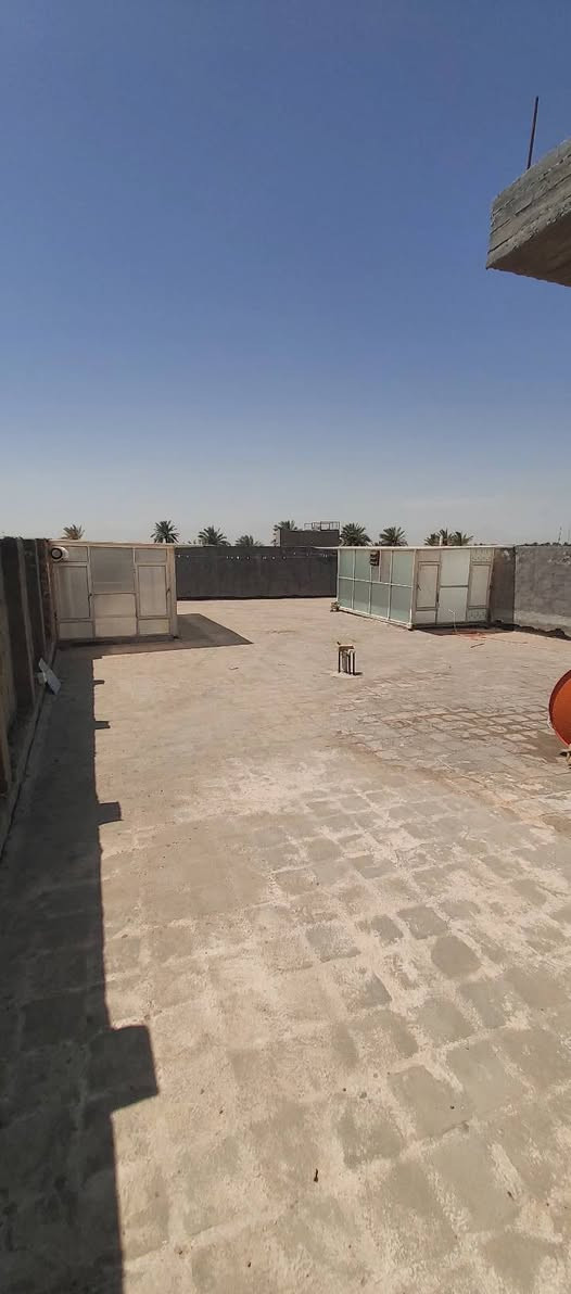 دار زراعي للبيع
المساحة الكلية / ٢٠٠م²
مساحة تحت البناء / ١٨٠م² تقريباً
المواصفات/ متكون من طابقين طابق أرضي هيكل حالياً
وطابق أول كامل كما موضح بالصور
الموقع / كربلاء الهندية (طويريج) الحولي
في الفرع مابين مطعم السفير و مجمع الأسدي موقع ممتاز ثالث بيت عن الشاع الحولي.
للإستفسار الإتصال على الرقم / ***********
