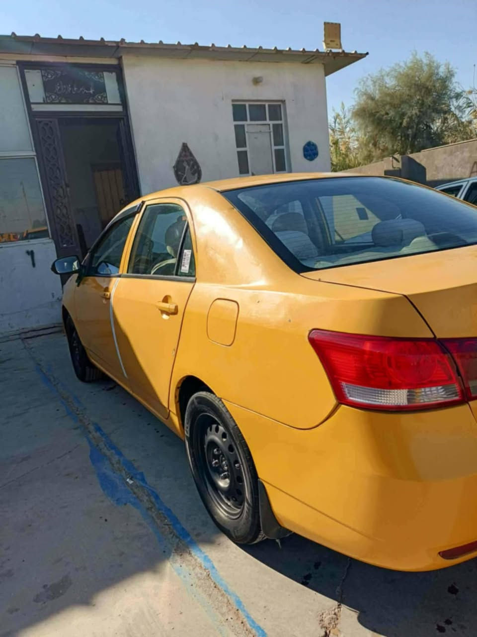 سياره Byd g3 
موديل 2013
مكينه و كير مكفولات 
السياره مكفوله من الجفيه أو الكلبه 
مكينه هوندا كير عادي 
كهربائيات كلها شغاله
تحكم بل مري
اشاير بل مري 
تايرات 
صدر  جديد
بيها ترحيب  
تبريد + تدفئه
السياره بيها جاملغ امامي  فقط 
السياره كهربائيات كلها شغاله ما ناقصها شي   
رقم بغداد مشروع وطني باسمي 

بيها شاشه
مكاني  العزيزية
متواجد عل نت الشراي يتصل 
السعر ٤٥

                 ***********
