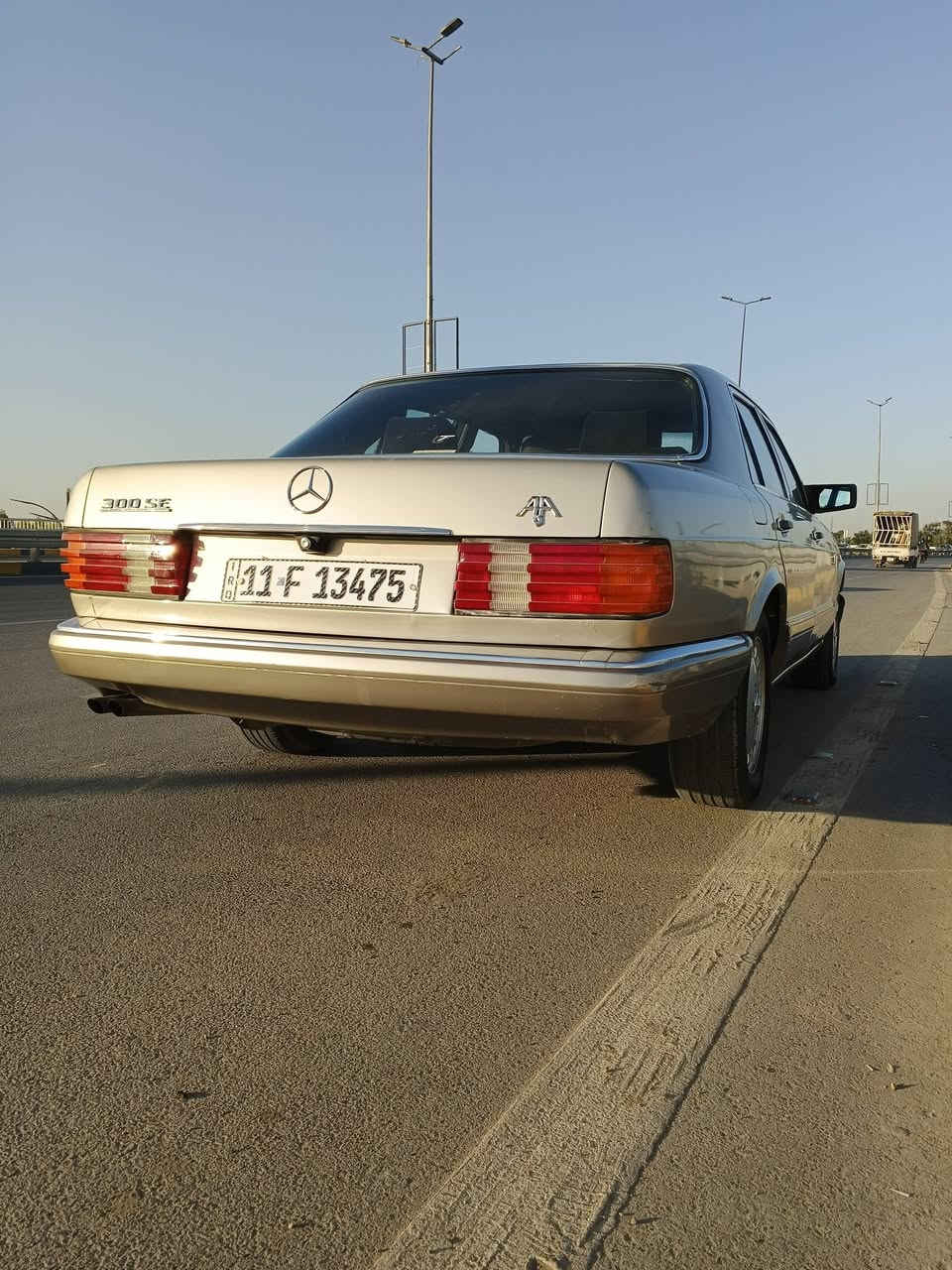 ألسلام عليكم مارسدس ١٩٩١ شمباني مصبوغه عام جماليه بدون حادث محرك ٣٠٠ بلاد بسمي سياره جاهزه بدون اي نقص تخم تاير صدر محرك كير كله شرط بغداد الدوره هاتف *********** السعر ٨٥ وبيها مجال بصيط
