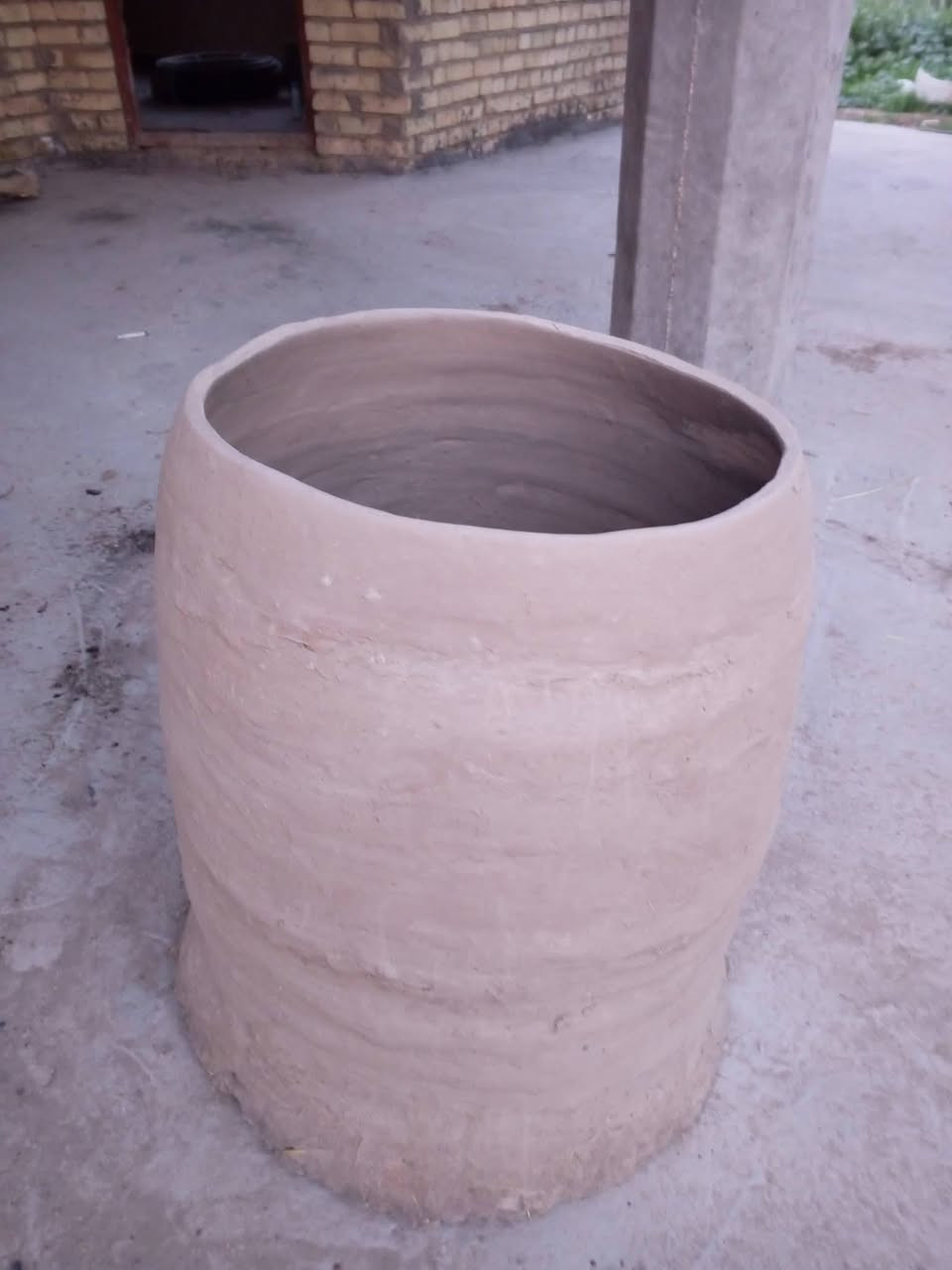 يوجد تنانير طين طين حري يوجد خدمة توصيل لحد باب بيتك اللي يحب يتصل واني بالخدمه رقم  الهاتف يوجد واتساب ***********
